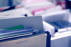 通販で安全なカラコンを手に入れるには